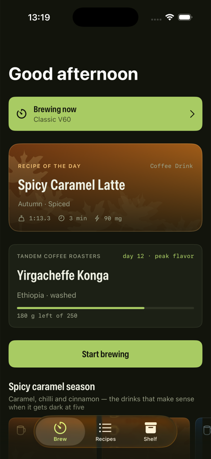 CoffeX home screen with the recipe of the day, the active coffee bag and the seasonal collection